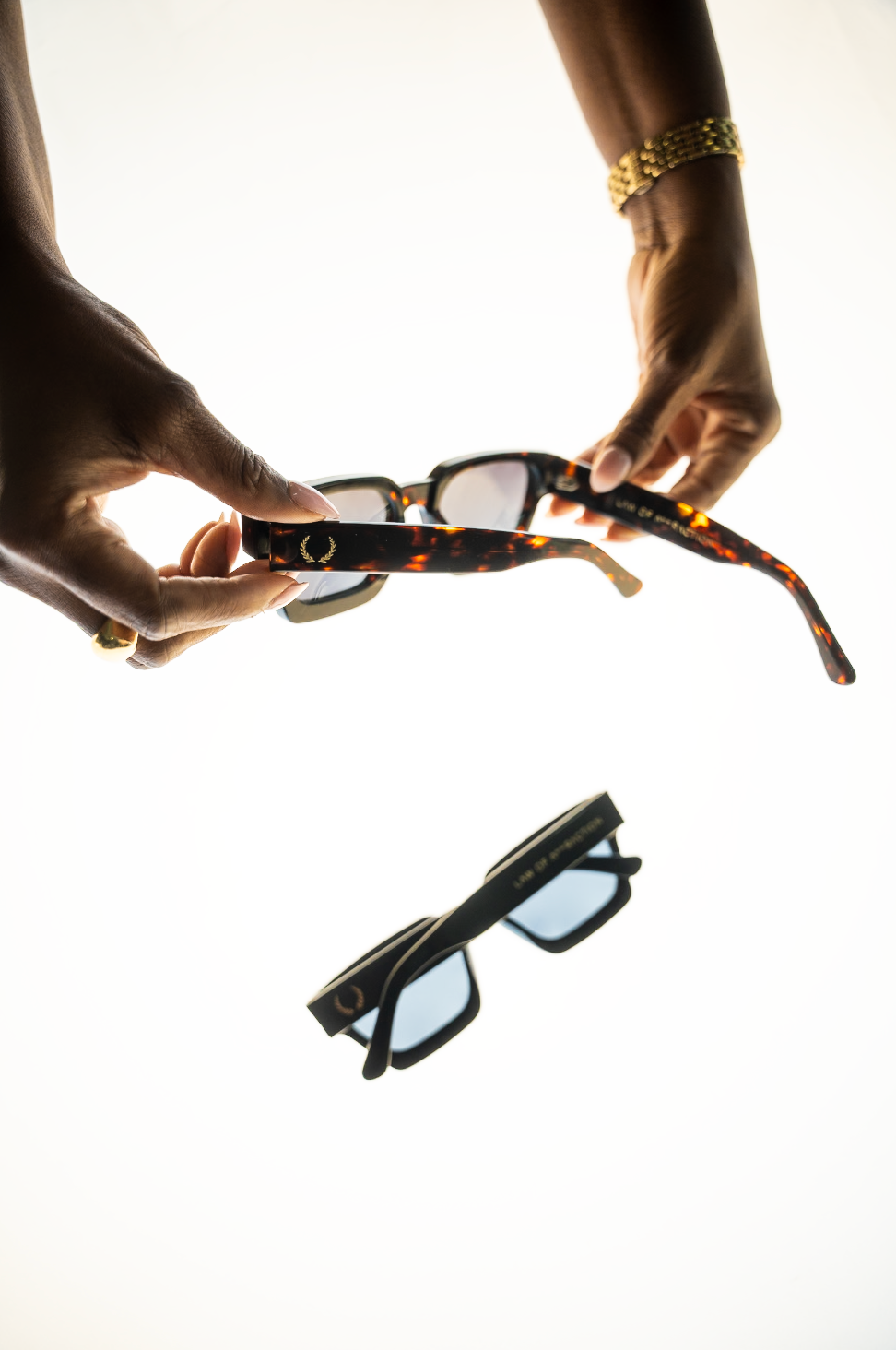 αιώνια frame